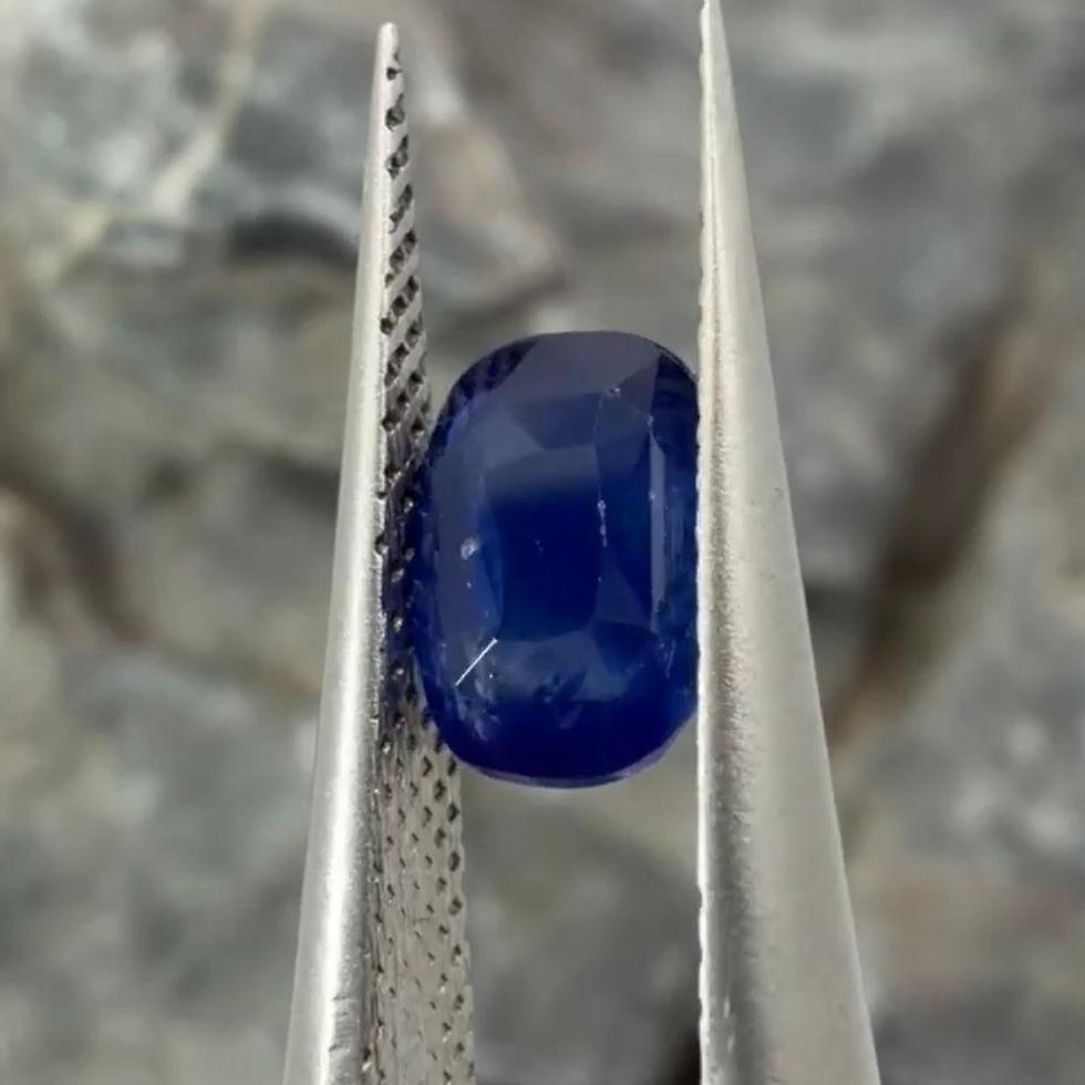 Thumbnail: 1.08Ct Natural Royal Blue Sapphire