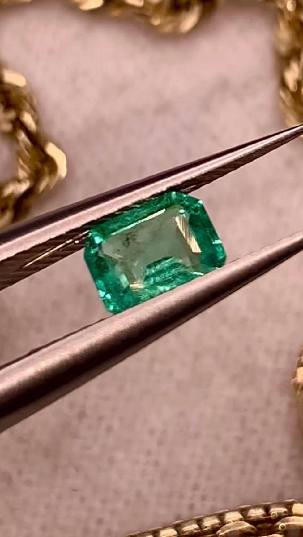 Thumbnail: 0.60Ct Natural Rare Vivid Green Emerald