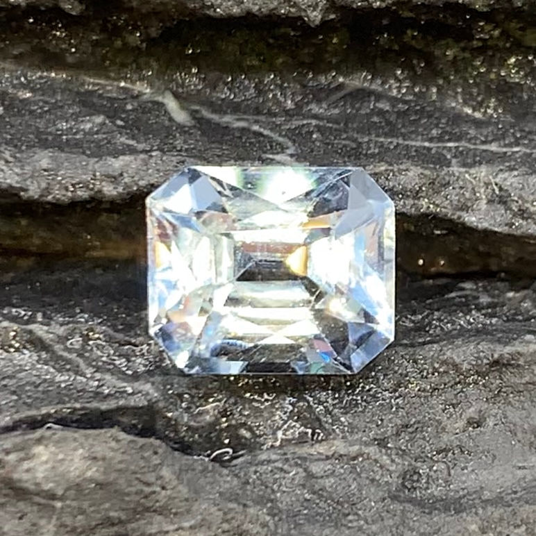 Thumbnail: 2.40Ct Natural Flawless Icy Blue Aquamarine