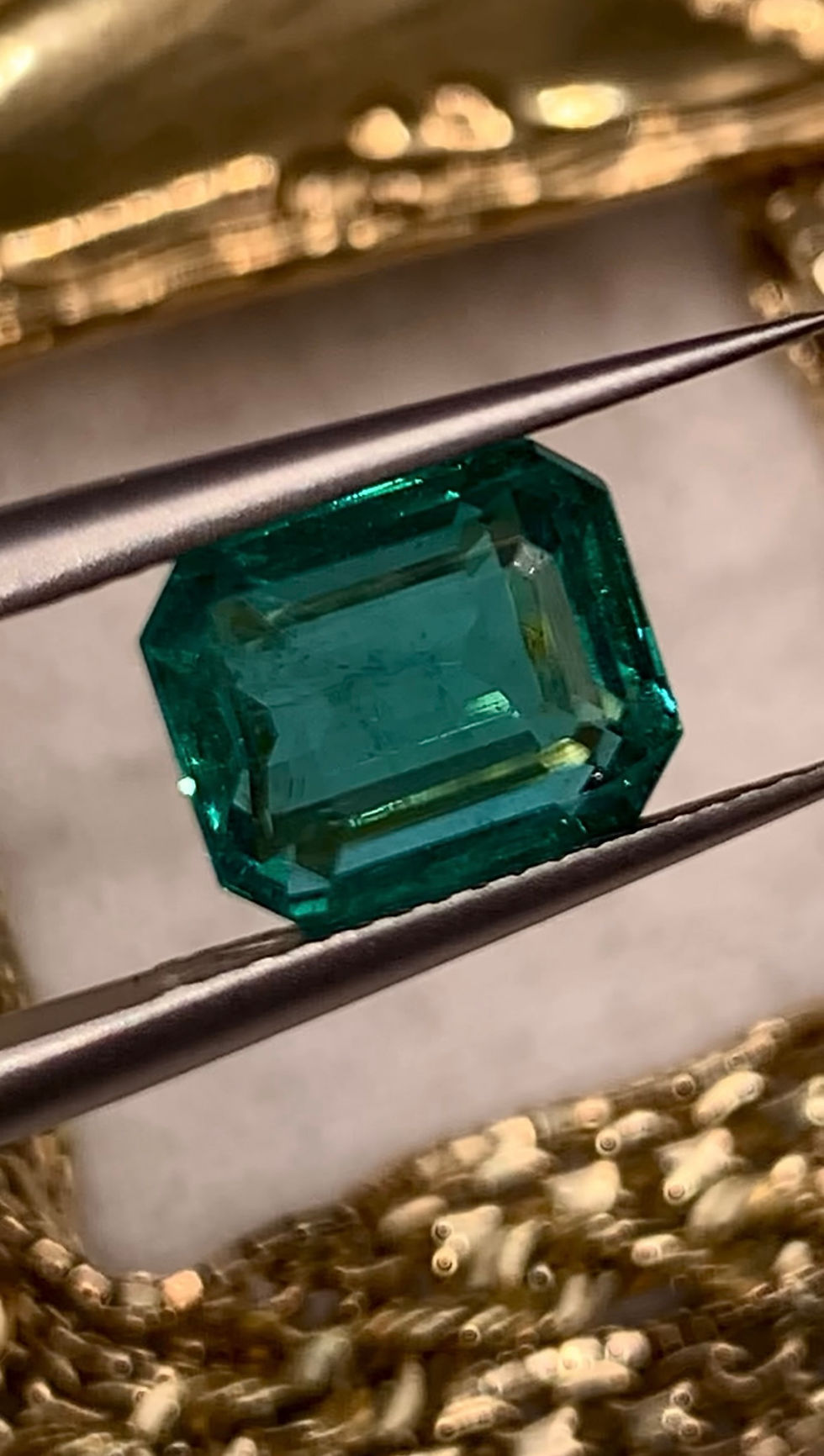 Thumbnail: IGI Certified 2.80Ct Sovereign Rare Zambian Emerald