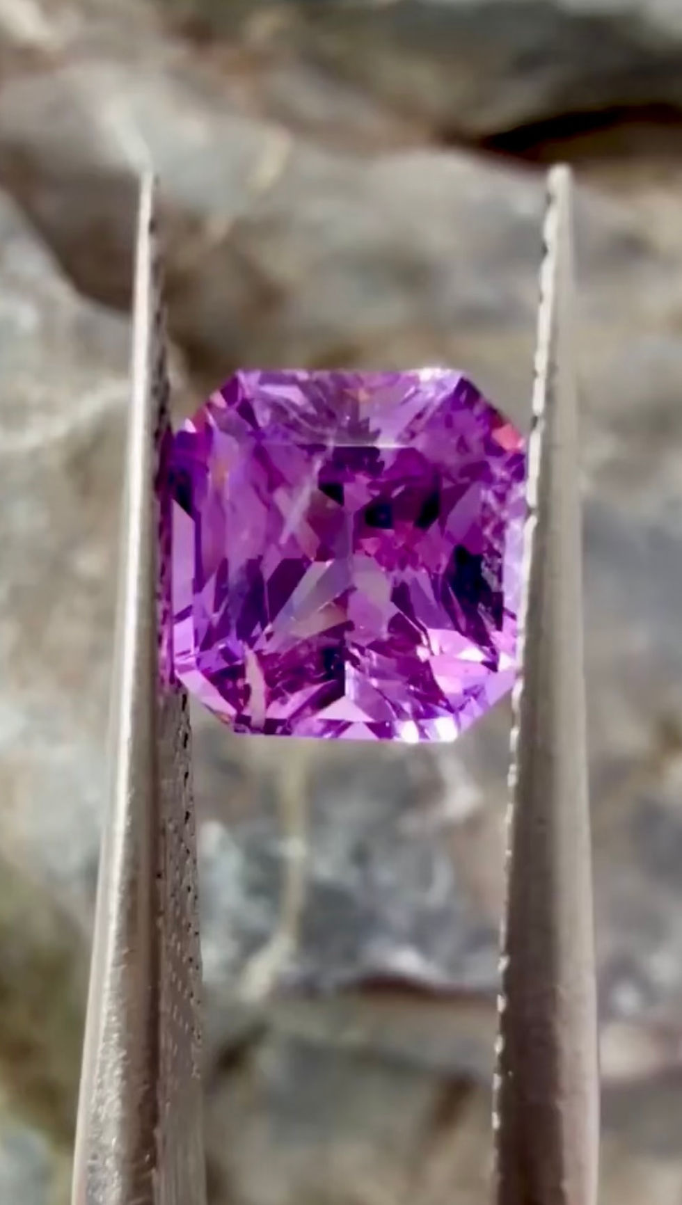 Thumbnail: 1.22Ct Natural Exquisite Vivid Violet-Purple Sapphire