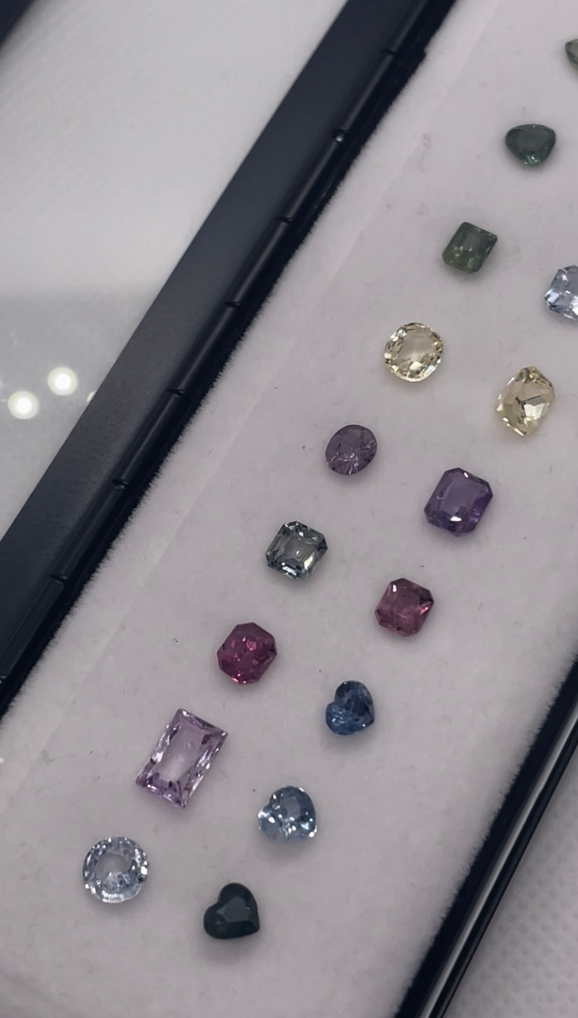 Natural Sapphire Wholesale Lot (22.6Ctw)