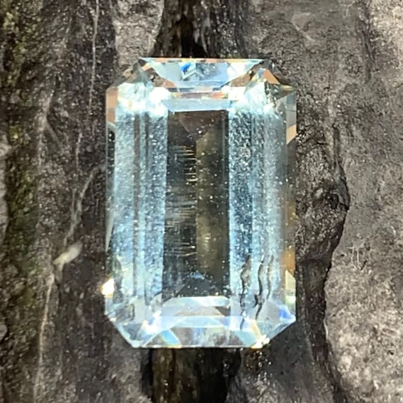 Thumbnail: 5.4Ct Natural Flawless Icy Blue Aquamarine