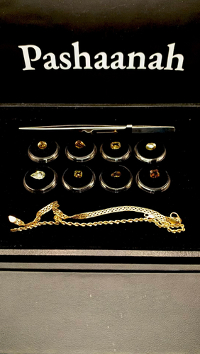Alexandrite　おまとめ割引　まどんな8キロ二箱セット Beyond Rare: The 17.63Ctw Alexandrite Masterpiece. Eight Stones