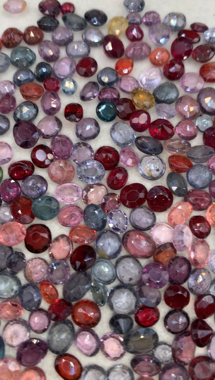 Thumbnail: 366Ctw Natural Unheated Spinel Wholesale Lot