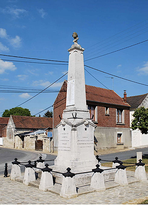 1-eÌpineuse-monument.jpg