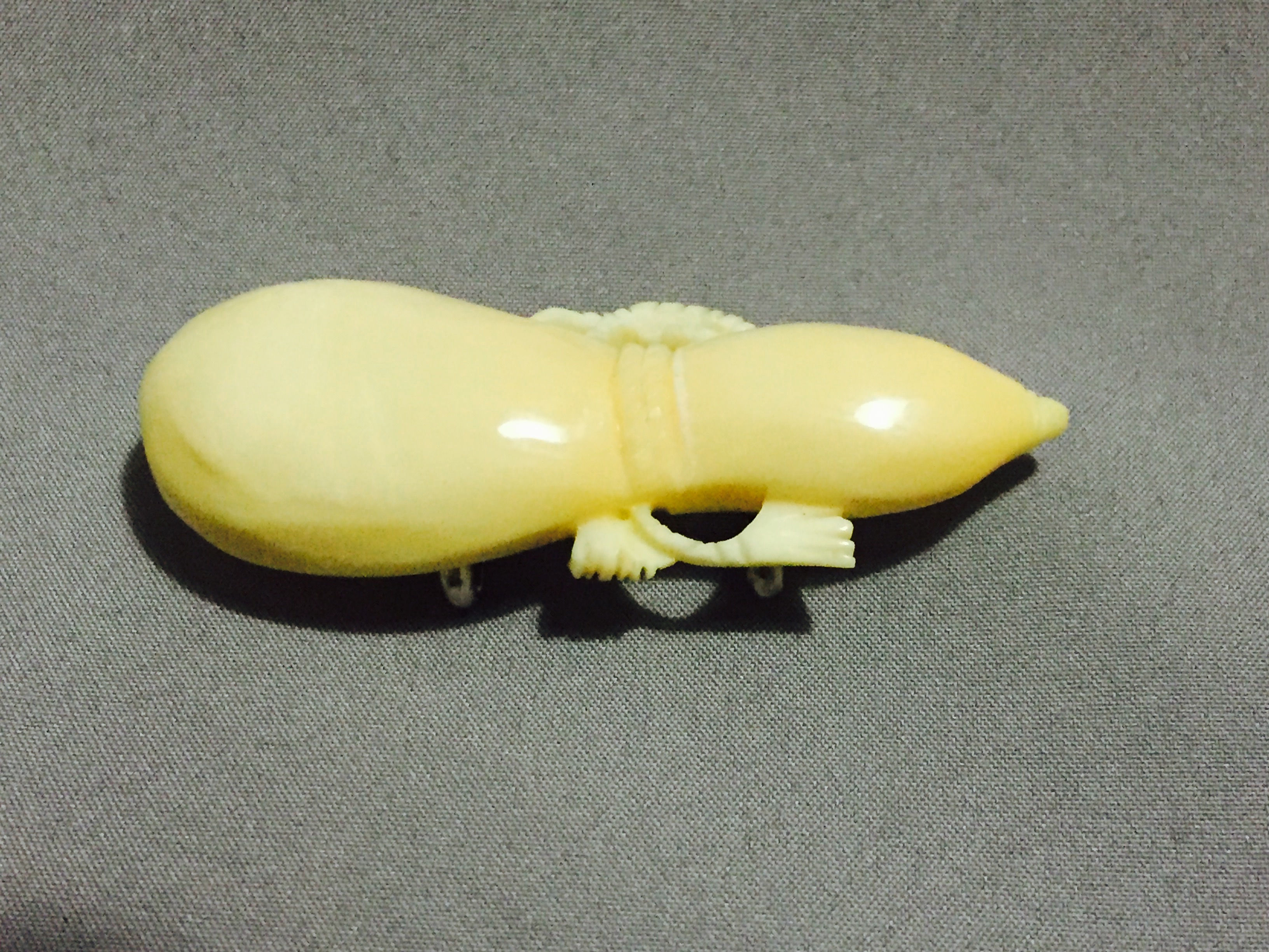 鯨歯瓢箪彫刻アンティーク帯留