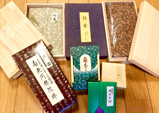 とても良い香りの沈香等のお香をお買取させていただきました。