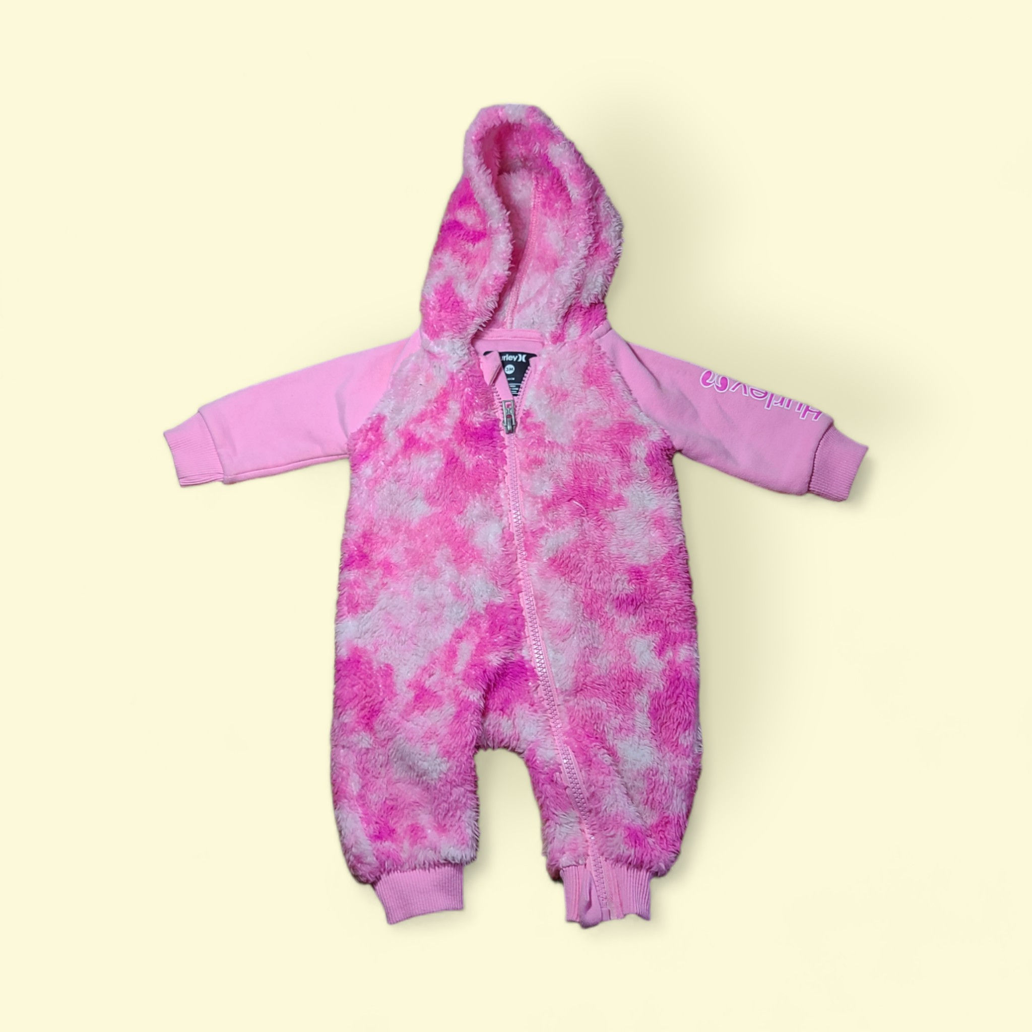 3 mois Pyjama chaud Hurley en super état!