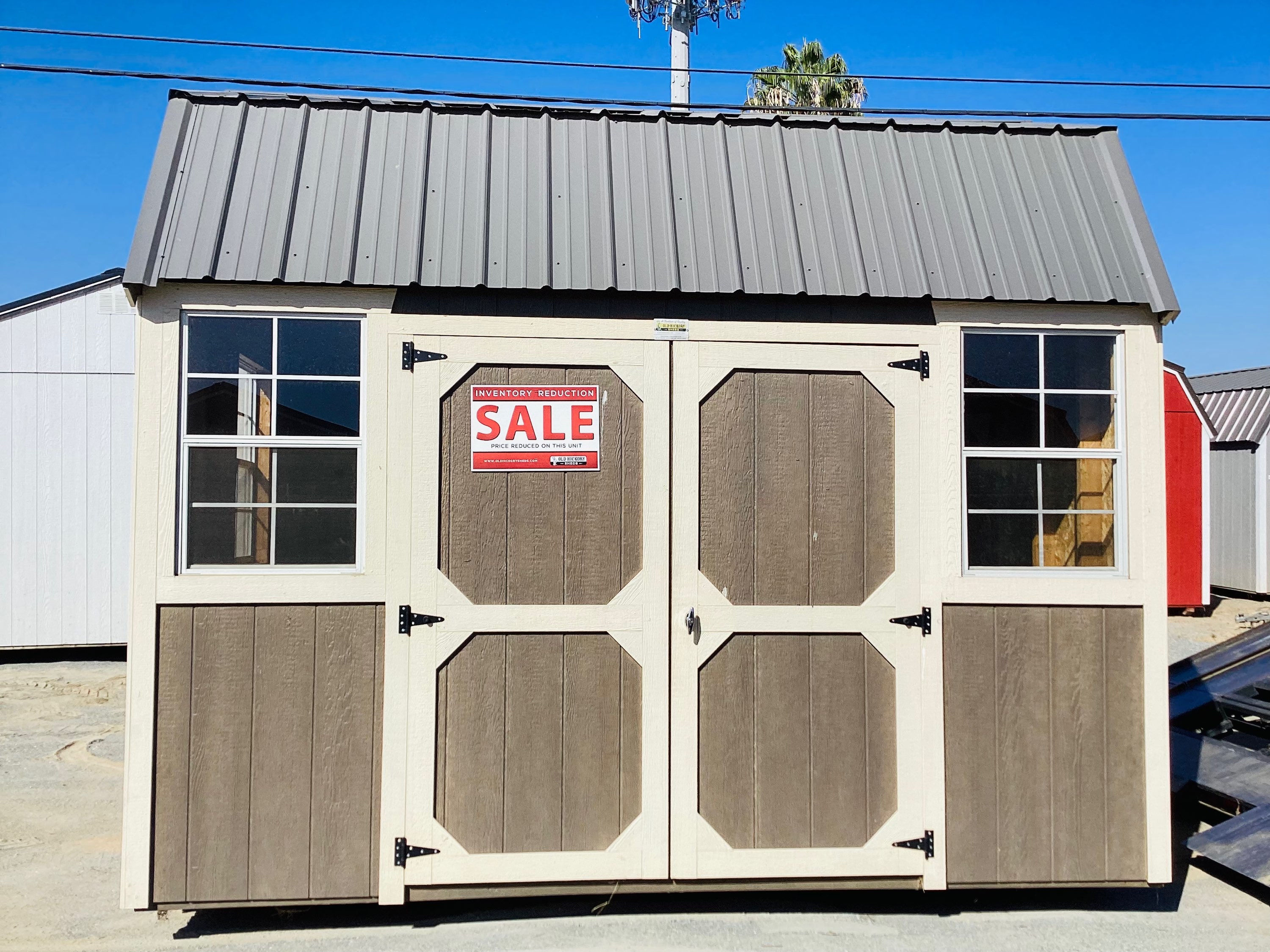 8x12 Lofted barn with side door
