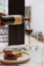 Tower red wine pour-Social