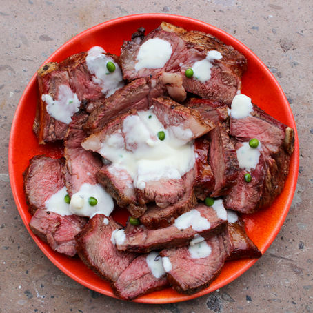 Picaña, Vacío al Chimichurri, Short Rib con Salsa de Jocoque y Pay de Queso Con Higo