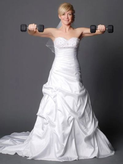 Bride lifting weights