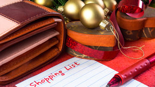 HOLIDAYS...!! Tips to Manage Financial Stress