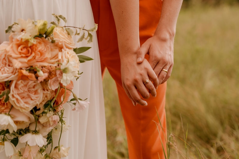 How Much Do Wedding Flowers Cost in Alberta? | Budgeting for Your Wedding Flowers in Alberta, Canada