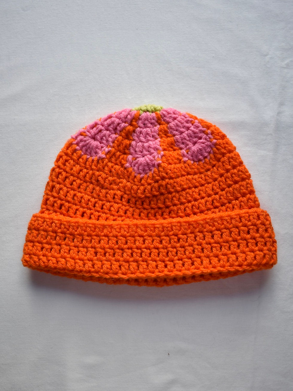 Thumbnail: Retro flower top hat