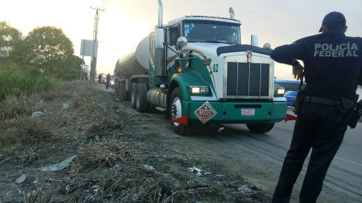 Decomisan pipa robada en Cárdenas