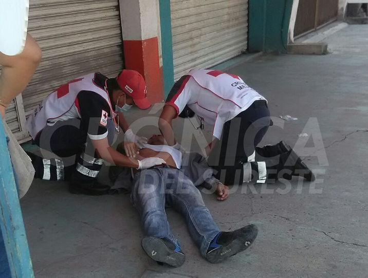 Motorista derrapa y se la raja en Cárdenas