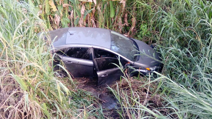 Por acelerado termina fuera de la Coatza - Cárdenas