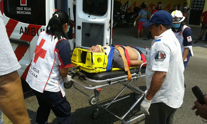 Lo dejó la morra y se aventó de un puente en Cárdenas