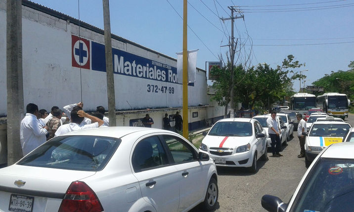 Invasión de taxis piratas en Cárdenas