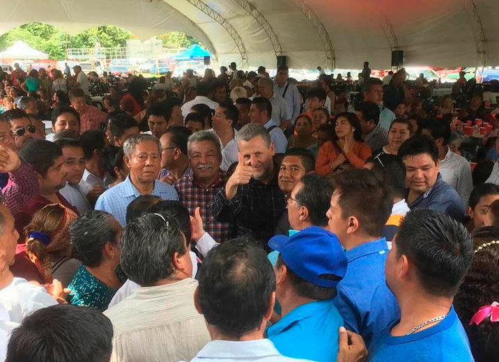 Convive Benito Neme con más de 10 mil tabasqueños