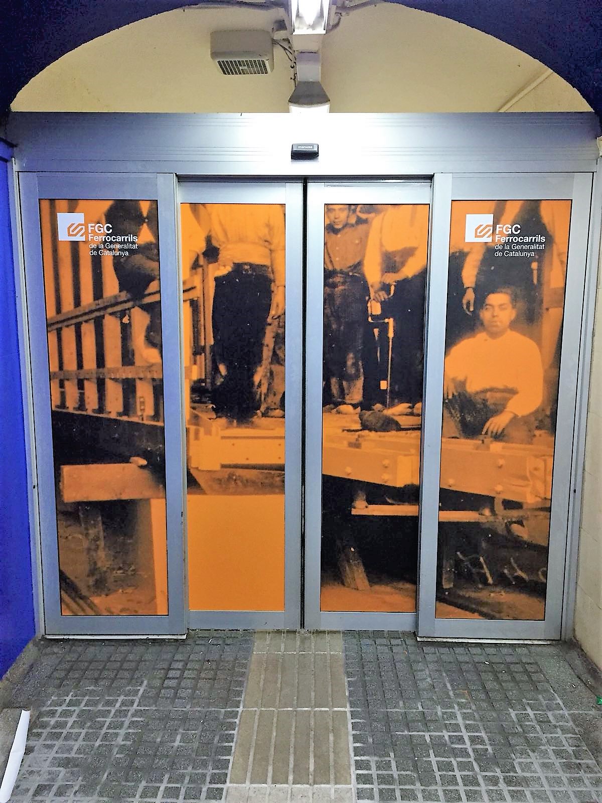 Puerta de acceso estación
