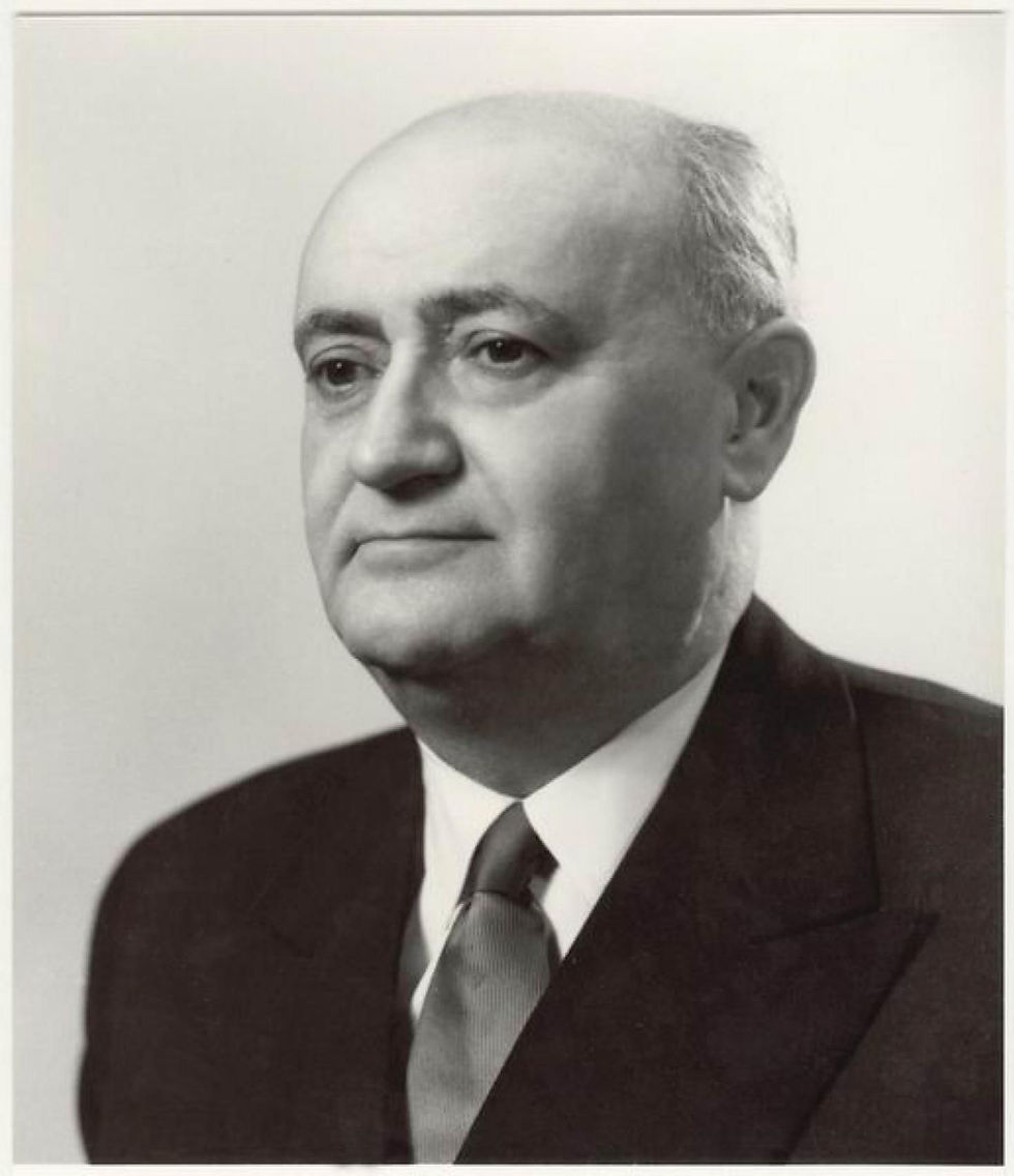 2. kép - Csanádi György közlekedés- és postaügyi miniszter