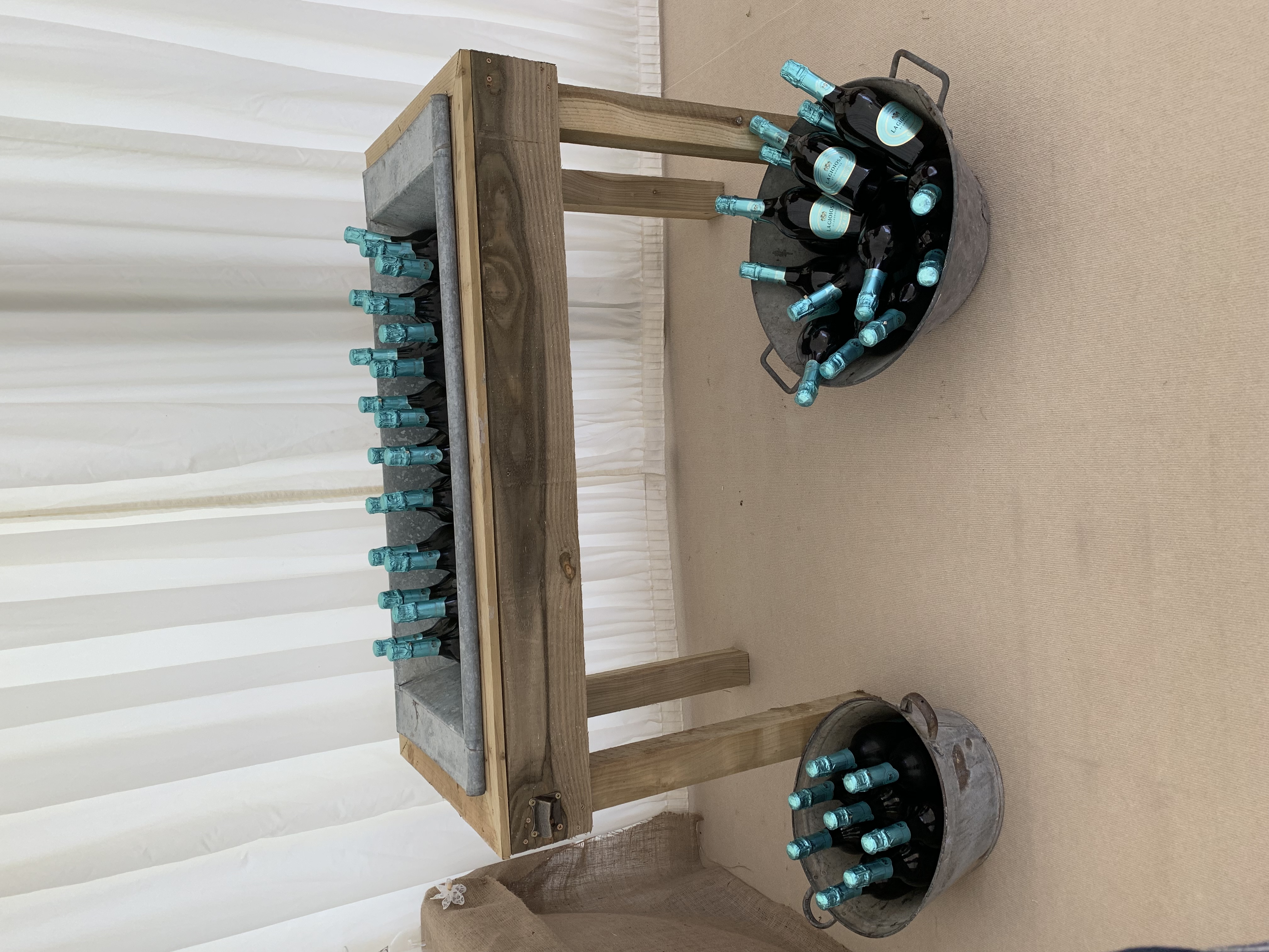 Drinks Bath Table