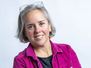 Empowering Portraits: The Complete Guide to Confidence in Front of the Camera