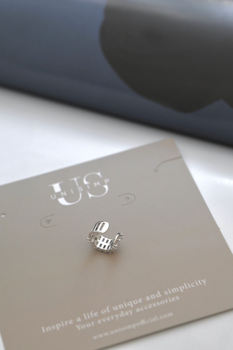 Thumbnail: Shimmer Ear Cuff 