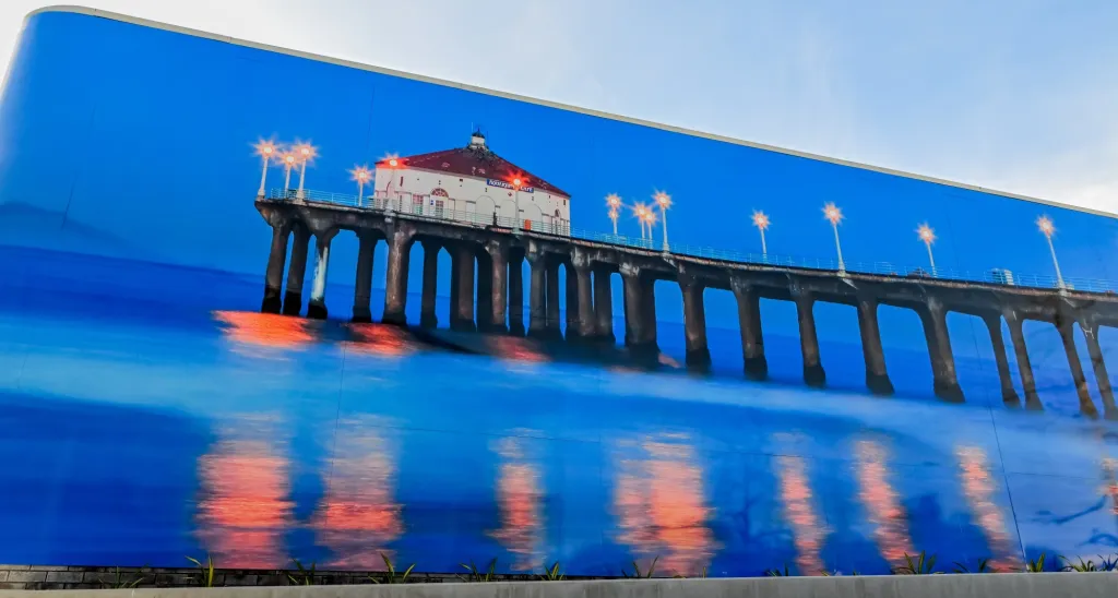 Bo Bridges is one of Manhattan Beach's better known ocean photographers.