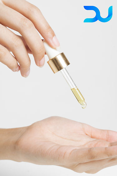 Delo Unika - Essential Oil Drop_edited.j