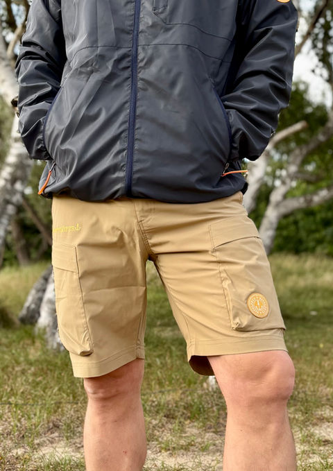Wattlöper Bermuda-Shorts
Farbauswahl: beige + blau 
Art.-Nr.: 20839SH 