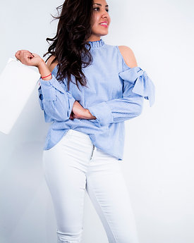 Blusa a rayas con hombro descubierto