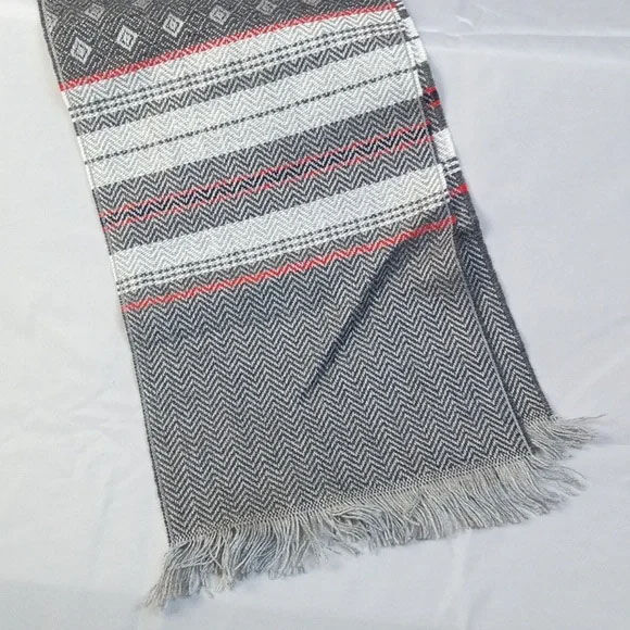 Thumbnail: 🛍️ Gray and Red Patterned Scarf