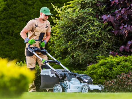 How Much Does Lawn Mowing Cost? Lawn Mowing Cost in Chevy Chase, MD.
