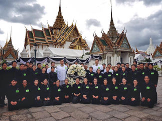 บริษัท อีซูซุเชียงรายโดยกลุ่มนกเงือก ได้รับพระราชทานพระราชานุญาต ให้เป็นเจ้าภาพร่วมและวางพวงมาลาถวาย