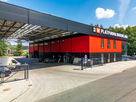 strefa załadunku i wjazdu do hurtowni budowlanej