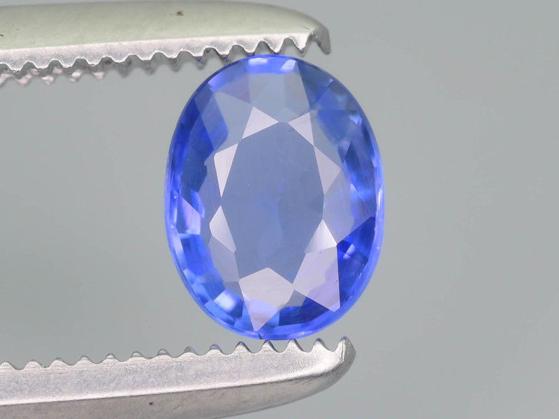 Cornflower blue sapphire