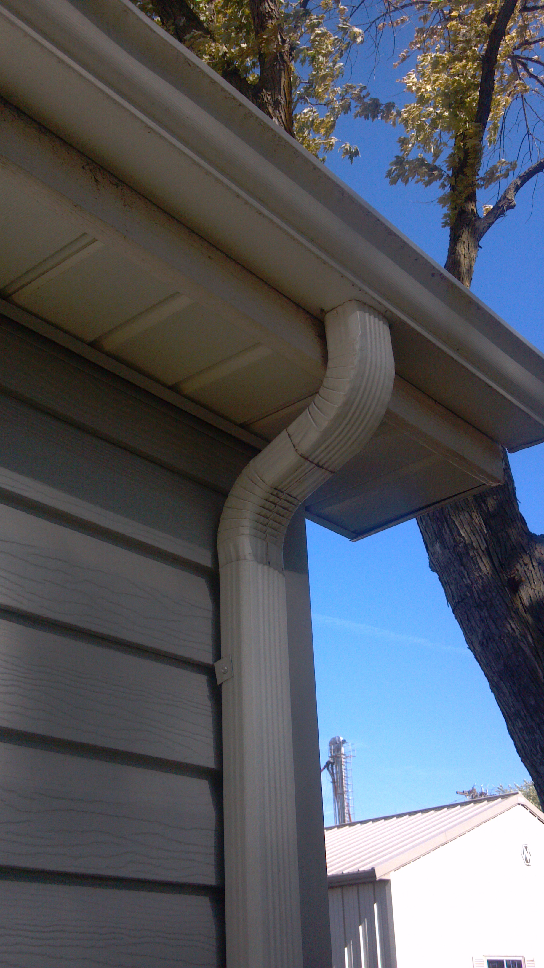 Downspout Difference Seamless Gutters