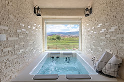 Red Sands Hotel Spa HotTub