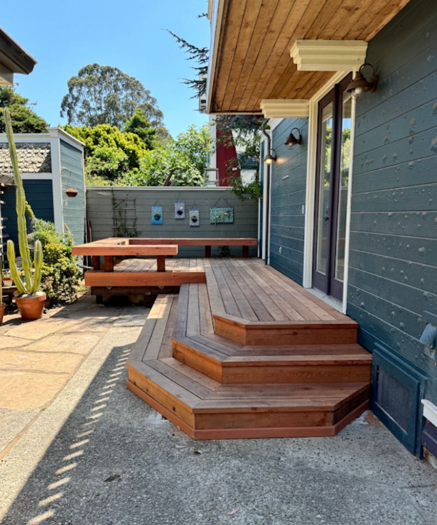 deck with stairs