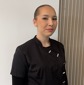 Diana K. Kosmetikerin bei FIM Kosmetik