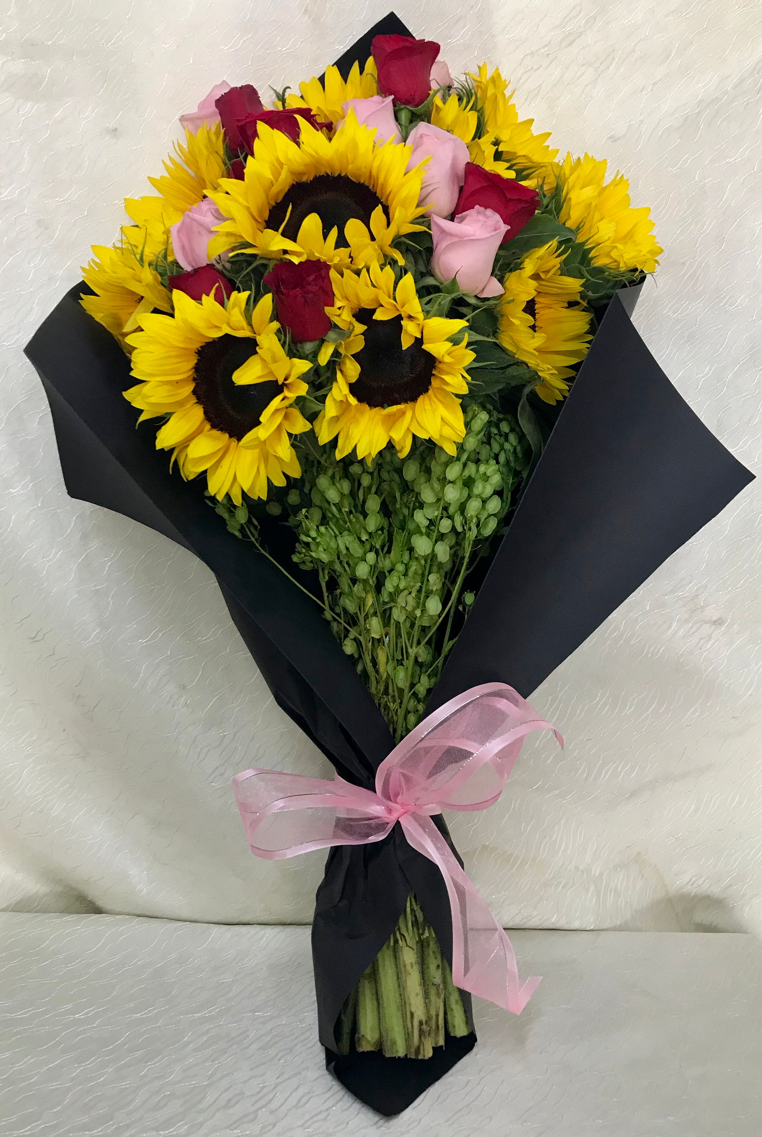 RAMO DE GIRASOLES + ROSAS