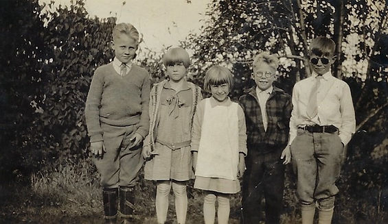 Bobbie Olson, Hollis Olson,Mary Ellen Ly