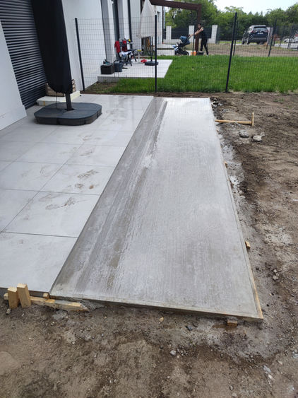 terasz bővítése betonból. terasz készítés betonból Budapesten Beton alap készítés Pest megyében. beton terasz, terasz alap