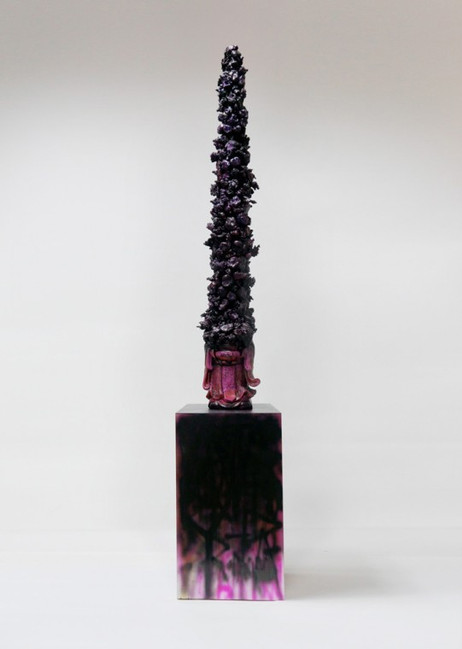EDWARD LIPSKI
Chinese God Stack, 2012
ceramic, perspex, urethane resin, acrylic paint
280 x 52 x 52 cm