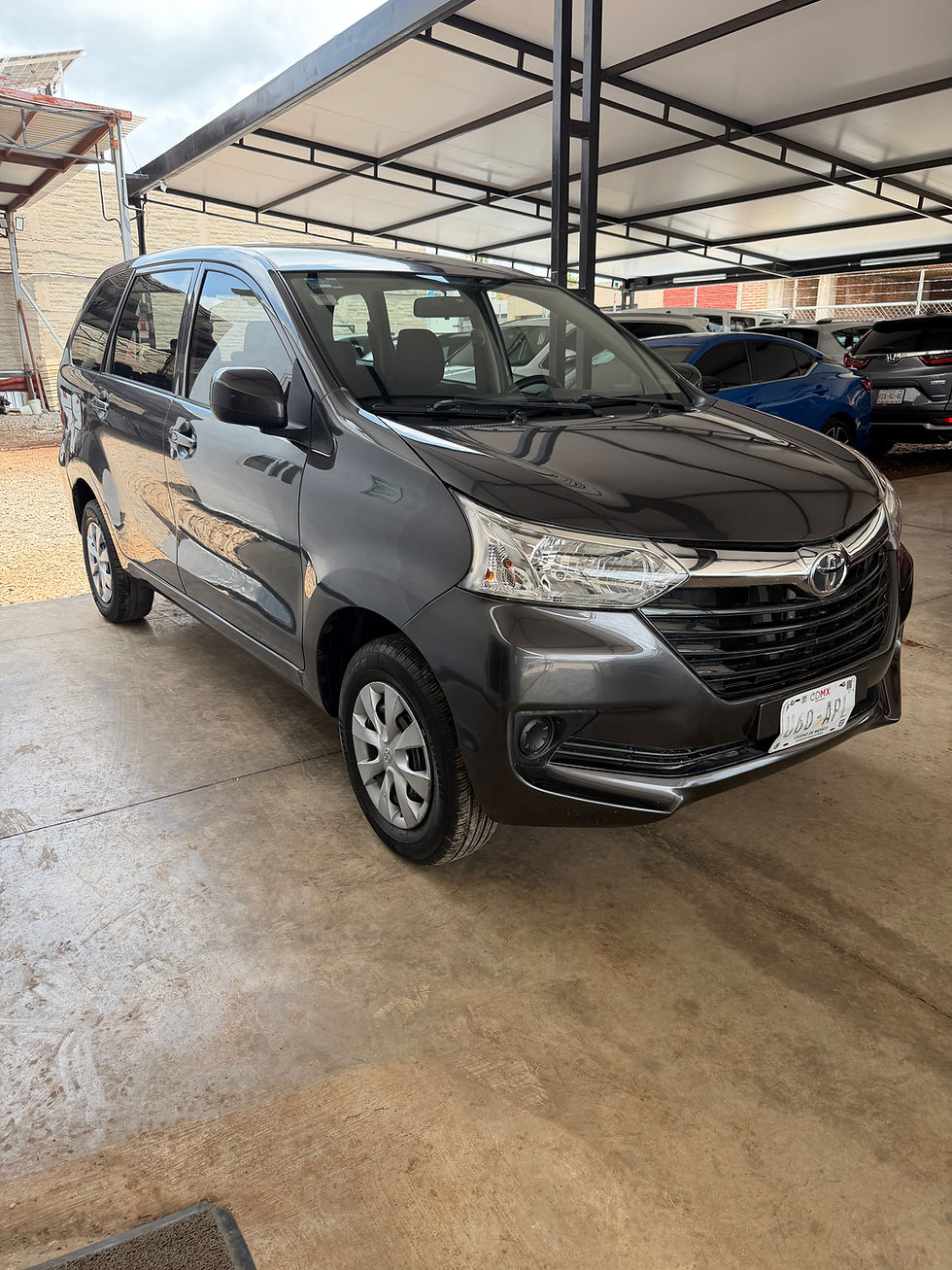 Miniatura: Toyota Avanza Le 2017