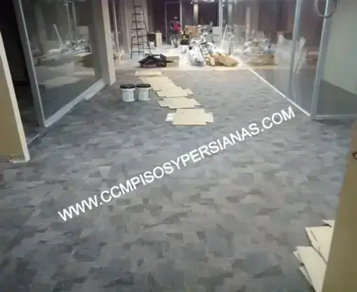 GARANTÍA EN NUESTRA ALFOMBRA MODULAR 50 X 50 CON EL 20 % DE DESCUENTO